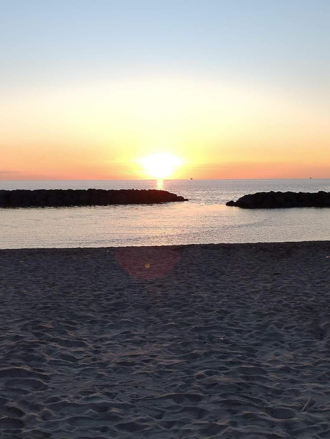La Casetta-10 Min Aeroporto E Spiaggia Fiumicino Exteriör bild