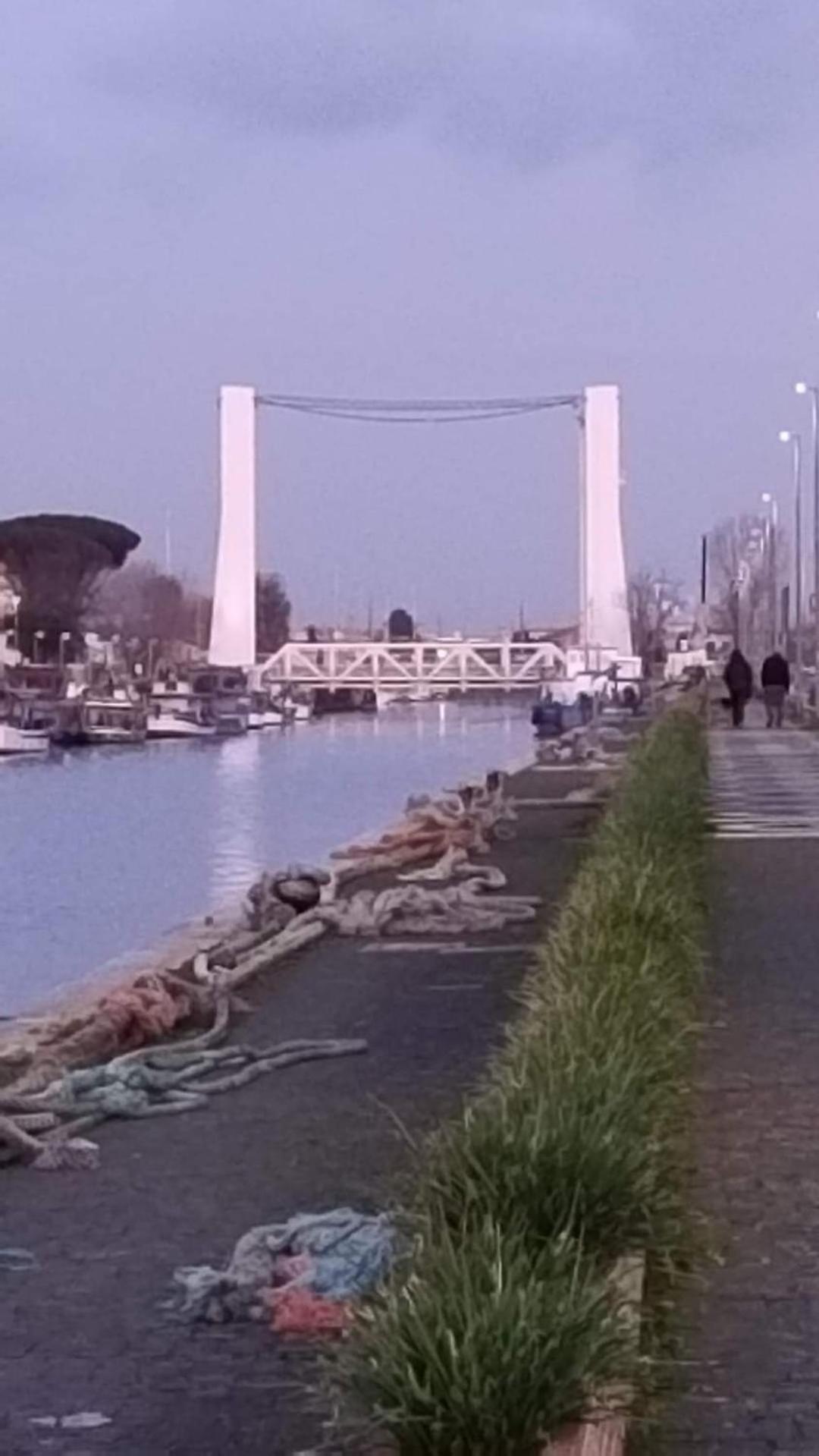 La Casetta-10 Min Aeroporto E Spiaggia Fiumicino Exteriör bild